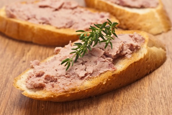 Pate gan nguồn cung cấp vitamin và khoáng chất dồi dào