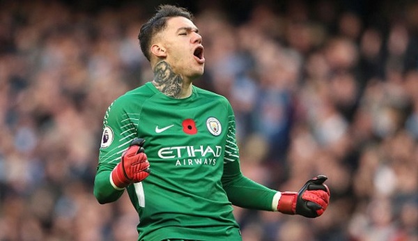 Thủ môn Ederson