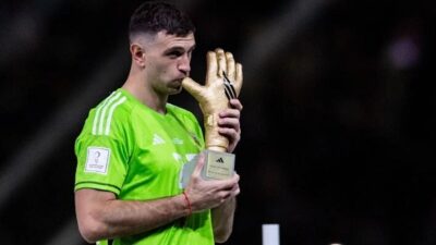 Thủ môn Emiliano Martinez